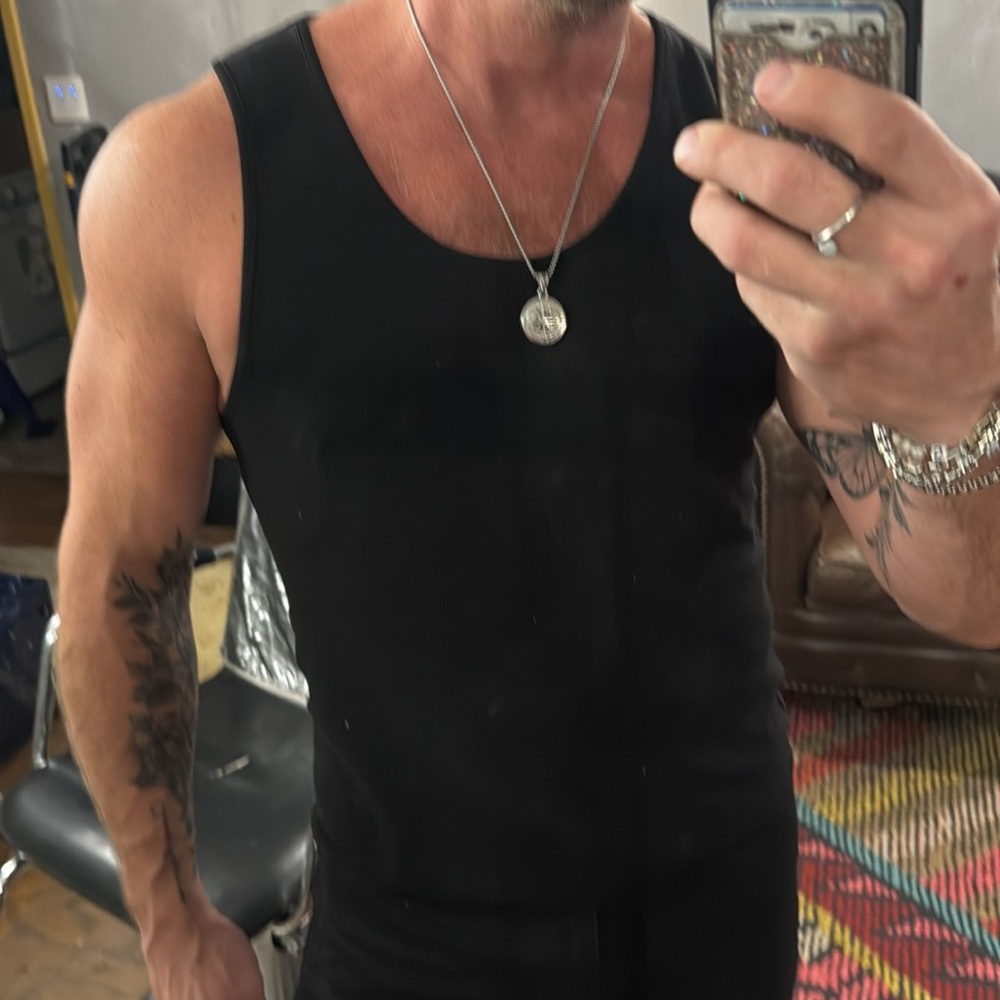 Men’s body contour, black fitted tank top